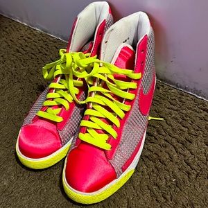 Nike blazers size 10 in womens